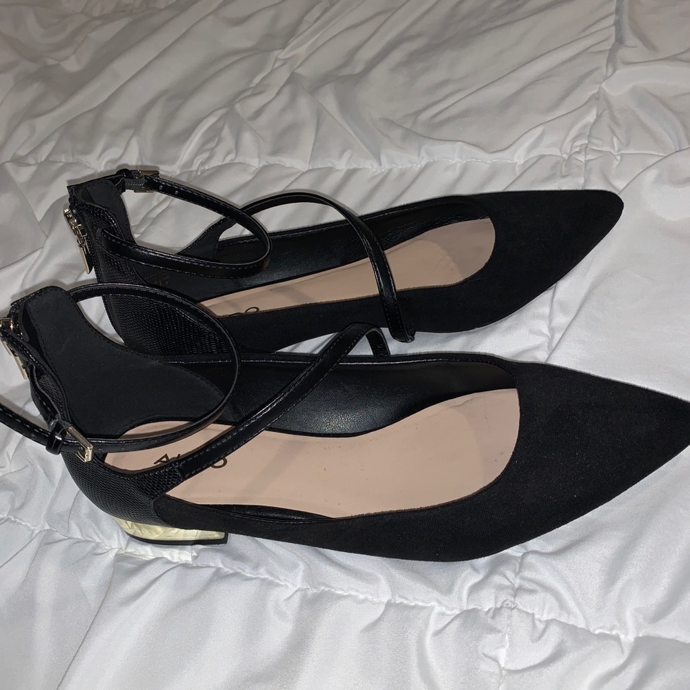 Aldo 9 black strappy flats